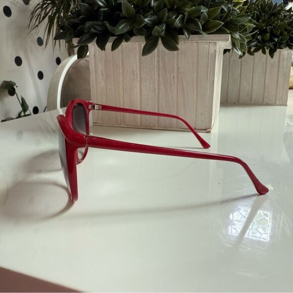 Vintage Handmade in Korea Red Cara Mia Oversized Retro  Sunglasses main image 4
